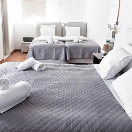 Mykonos Vibes Downtown Townhouse *