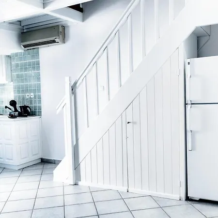 Mykonos Vibes Downtown Townhouse Apartment *