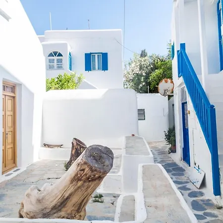 Mykonos Vibes Downtown Townhouse Apartment *