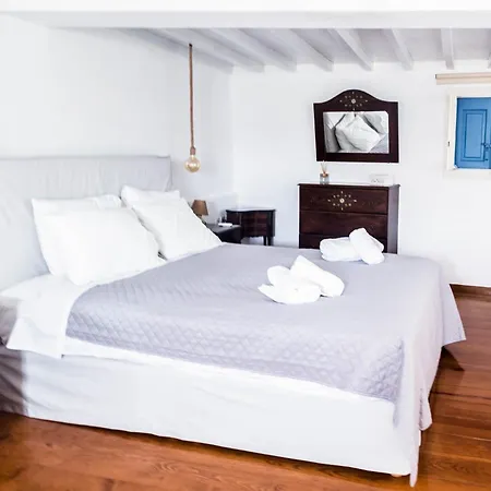 Mykonos Vibes Downtown Townhouse