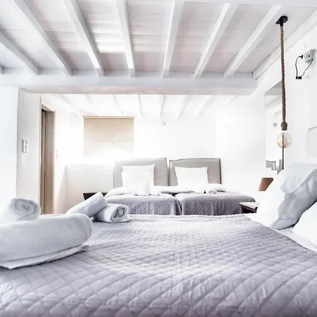 Mykonos Vibes Downtown Townhouse Apartment