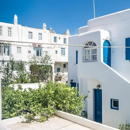 Mykonos Vibes Downtown Townhouse Apartment *