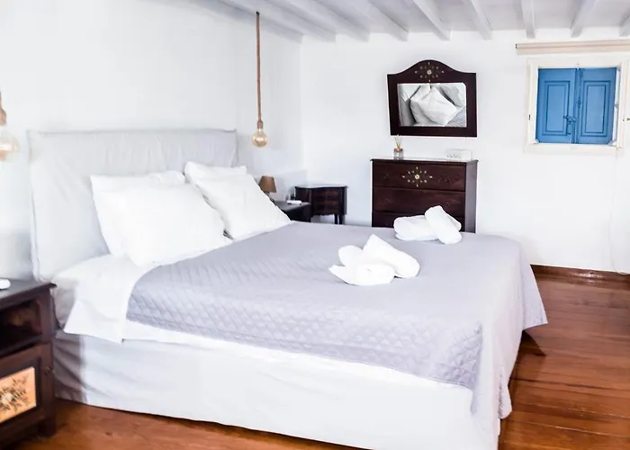 Mykonos Vibes Downtown Townhouse